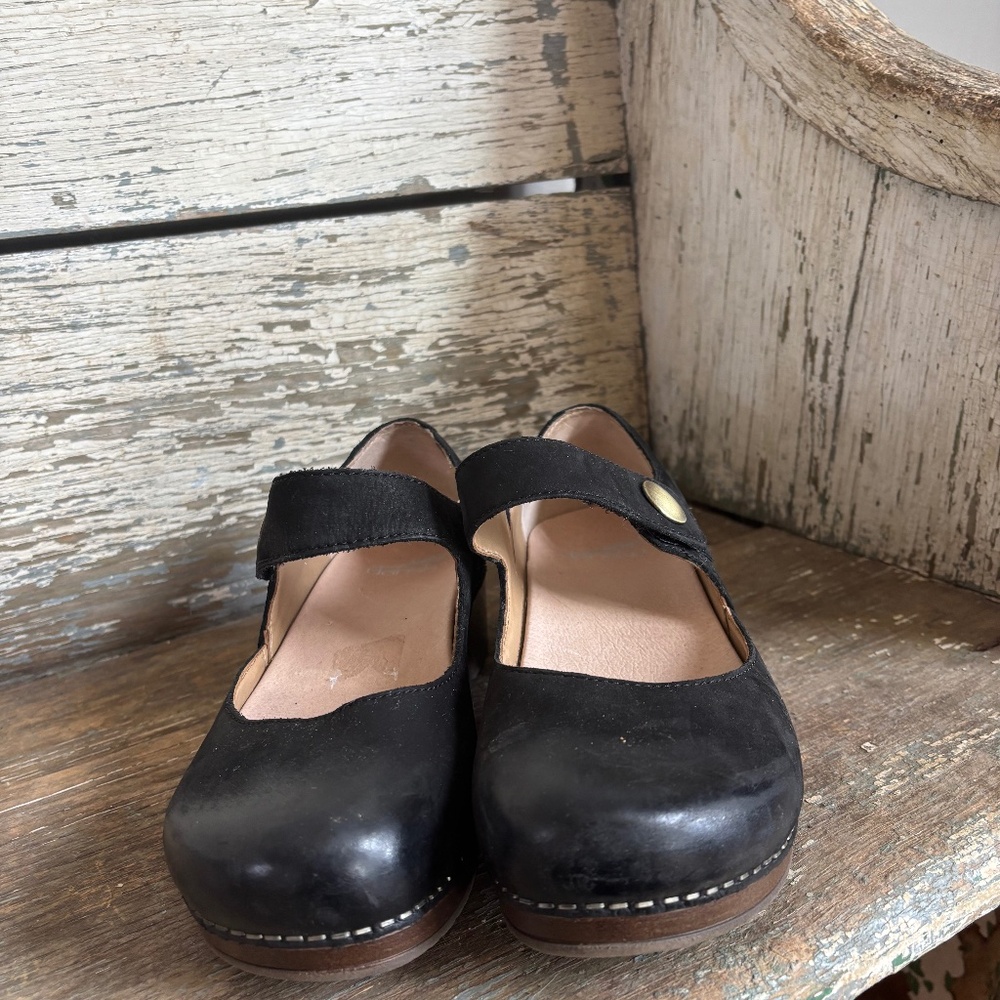 Dansko Woman’s Beatrice Burnished Nubuck 36 (6 6:5) Mary Jane Style Shoe